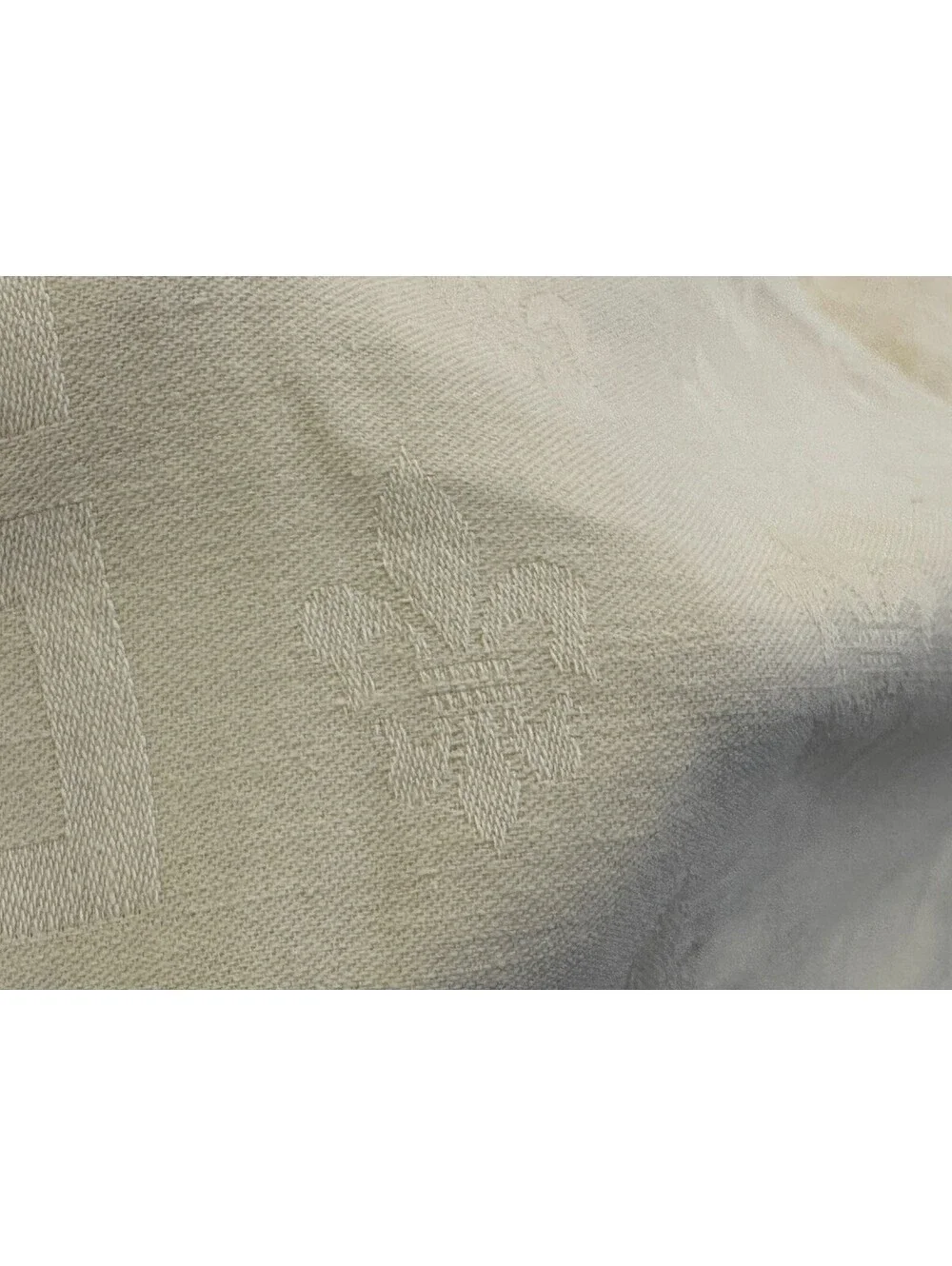 Vintage Fleur de lis Tablecloth Topper Flower Light Tan Geometric Border